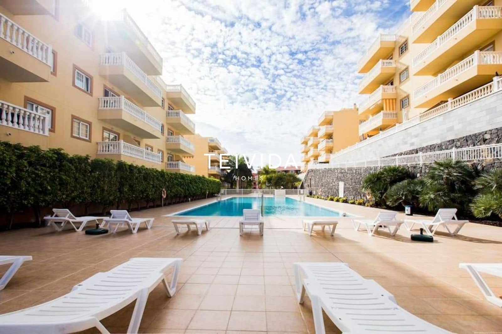 2 slaapkamer Flat te koop in Palm-Mar met zwembad garage - € 320.000 (Ref: 9782915)