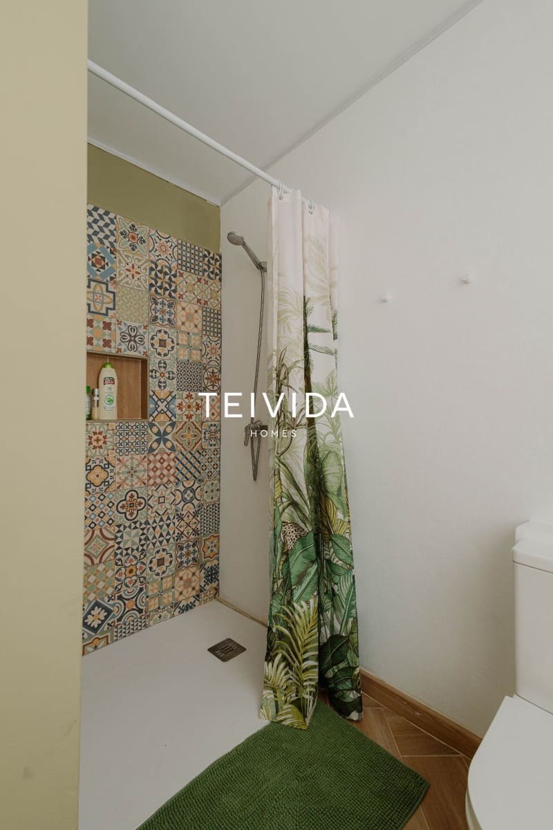 8 sovrum Restaurang/Bar till salu i Guia de Isora med garage - 650 000 € (Ref: 9800041)