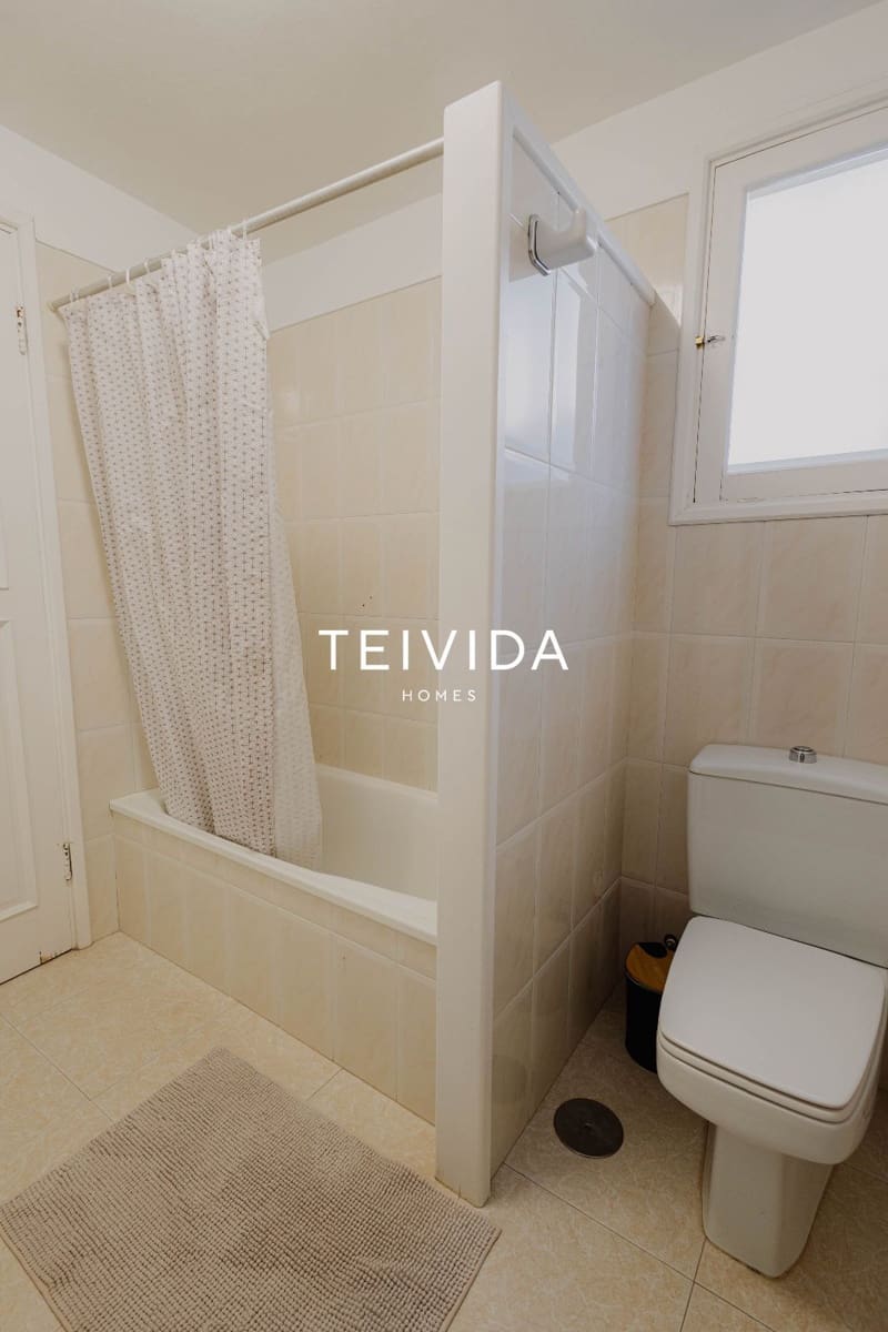 8 sovrum Restaurang/Bar till salu i Guia de Isora med garage - 650 000 € (Ref: 9800041)