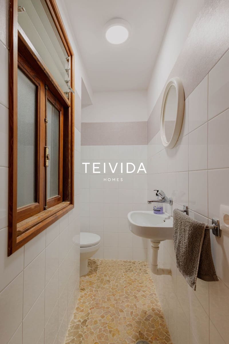 8 sovrum Restaurang/Bar till salu i Guia de Isora med garage - 650 000 € (Ref: 9800041)