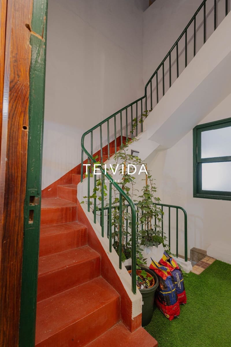 8 sovrum Restaurang/Bar till salu i Guia de Isora med garage - 650 000 € (Ref: 9800041)