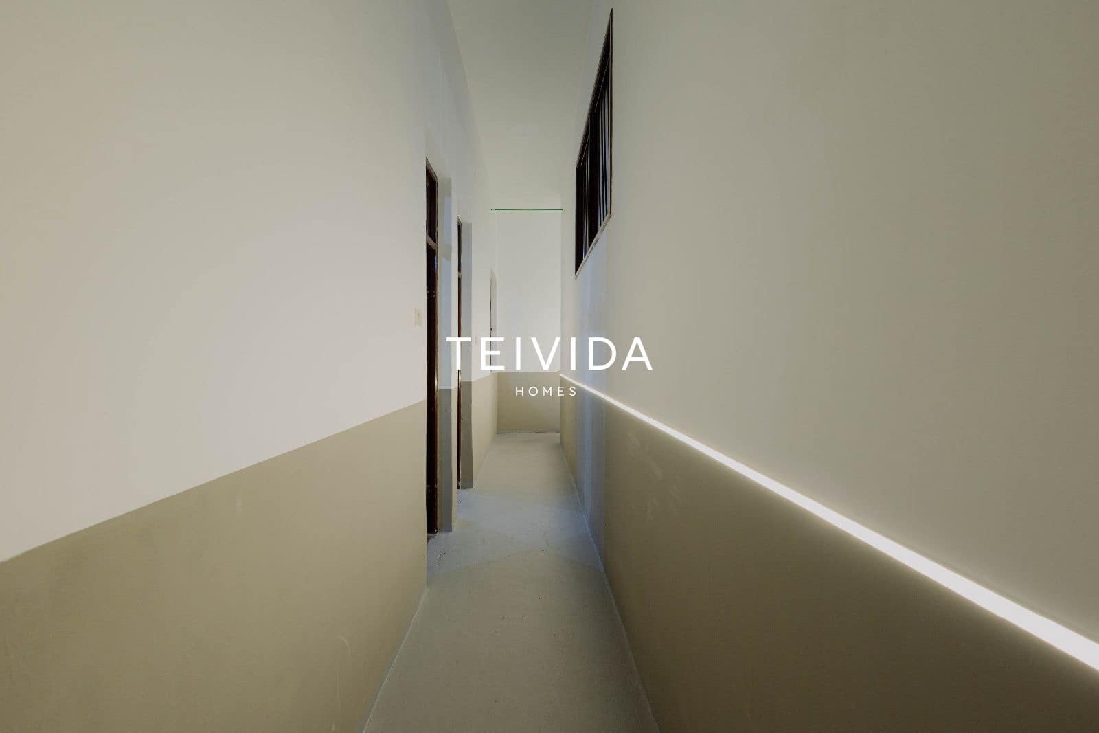 8 sovrum Restaurang/Bar till salu i Guia de Isora med garage - 650 000 € (Ref: 9800041)