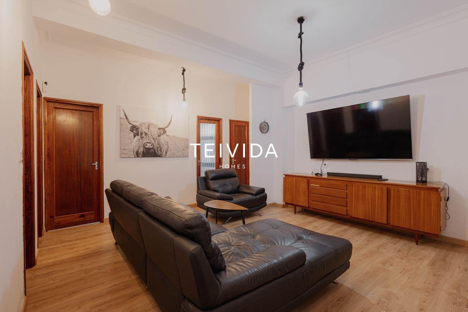 8 sovrum Restaurang/Bar till salu i Guia de Isora med garage - 650 000 € (Ref: 9800041)