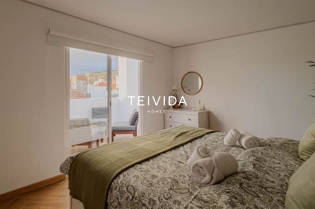 8 chambre Restaurant/Bar à vendre à Guía de Isora avec garage - 650 000 € (Ref: 9800041)