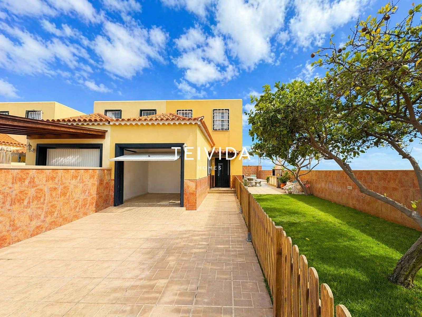 4 soveværelse Villa til salg i Las Rosas (Las Galletas) med swimmingpool garage - € 475.000 (Ref: 9805547)