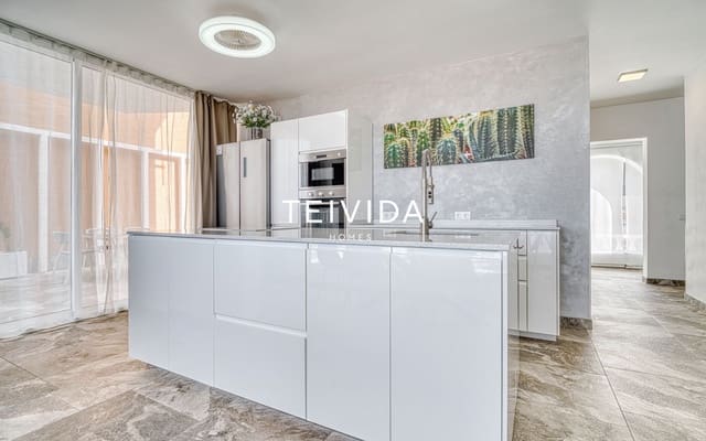 4 sovrum Hus till salu i San Eugenio, Adeje - 799 000 € (Ref: 9805548)