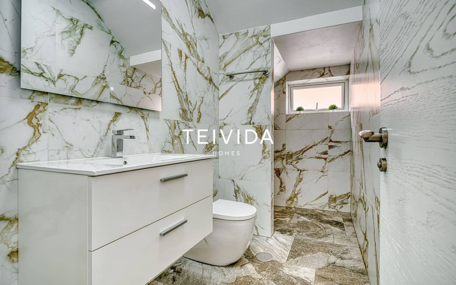 4 sovrum Hus till salu i San Eugenio med garage - 799 000 € (Ref: 9805548)