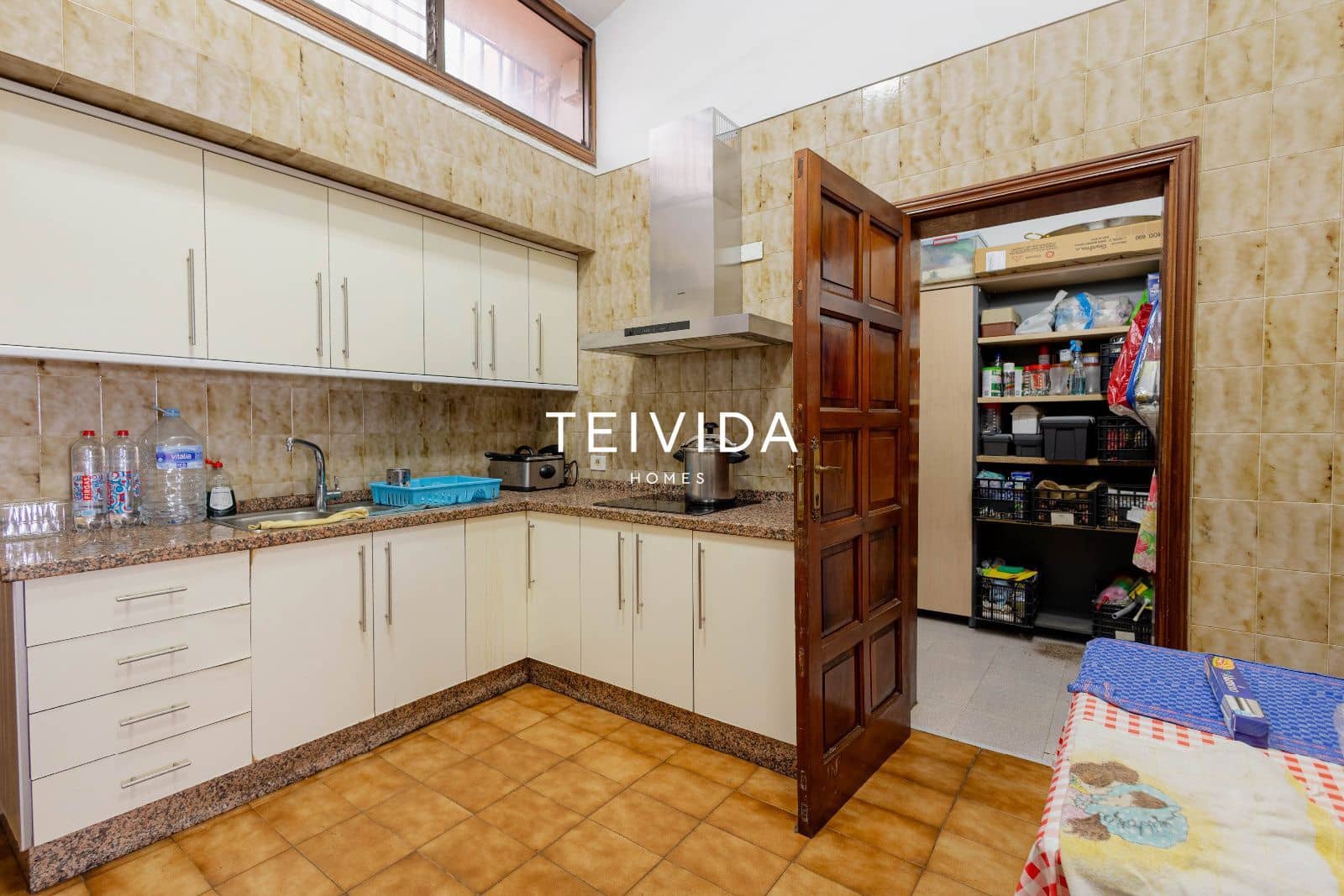 5 bedroom Villa for sale in Santa Cruz de Tenerife with pool garage - € 890,000 (Ref: 9824149)