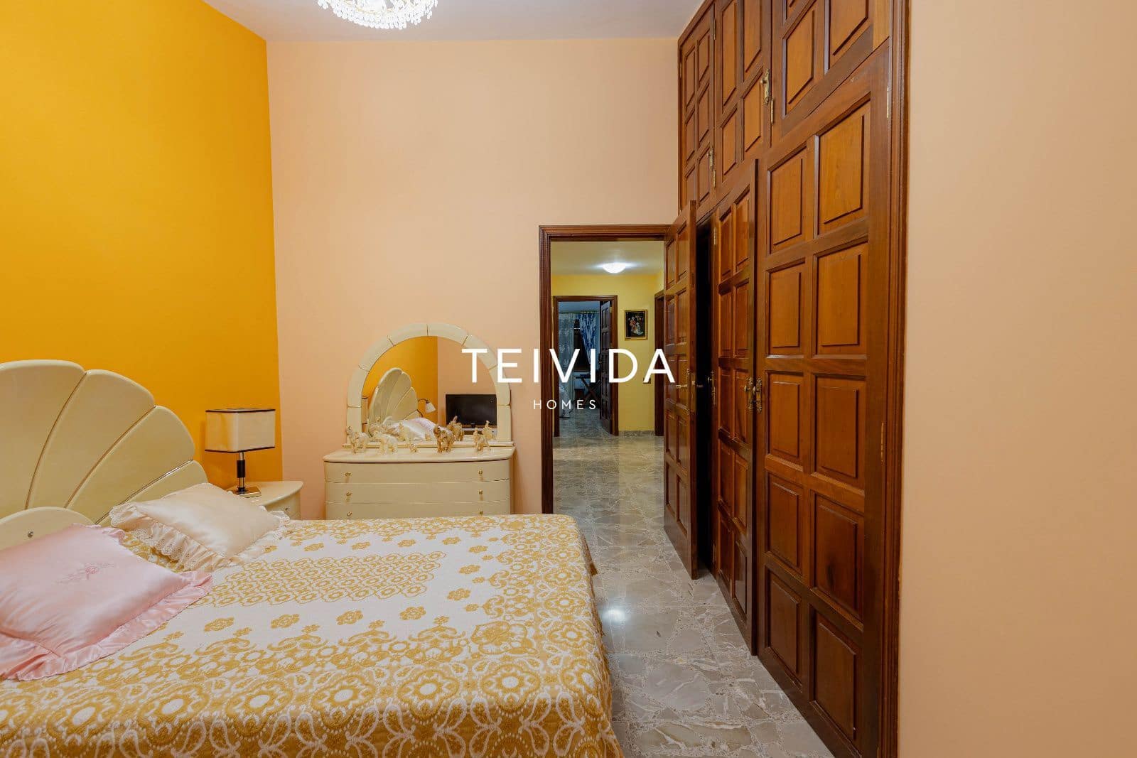 5 bedroom Villa for sale in Santa Cruz de Tenerife with pool garage - € 890,000 (Ref: 9824149)
