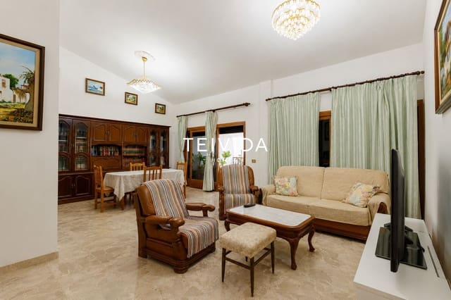 5 bedroom Villa for sale in Santa Cruz de Tenerife with pool garage - € 890,000 (Ref: 9824149)