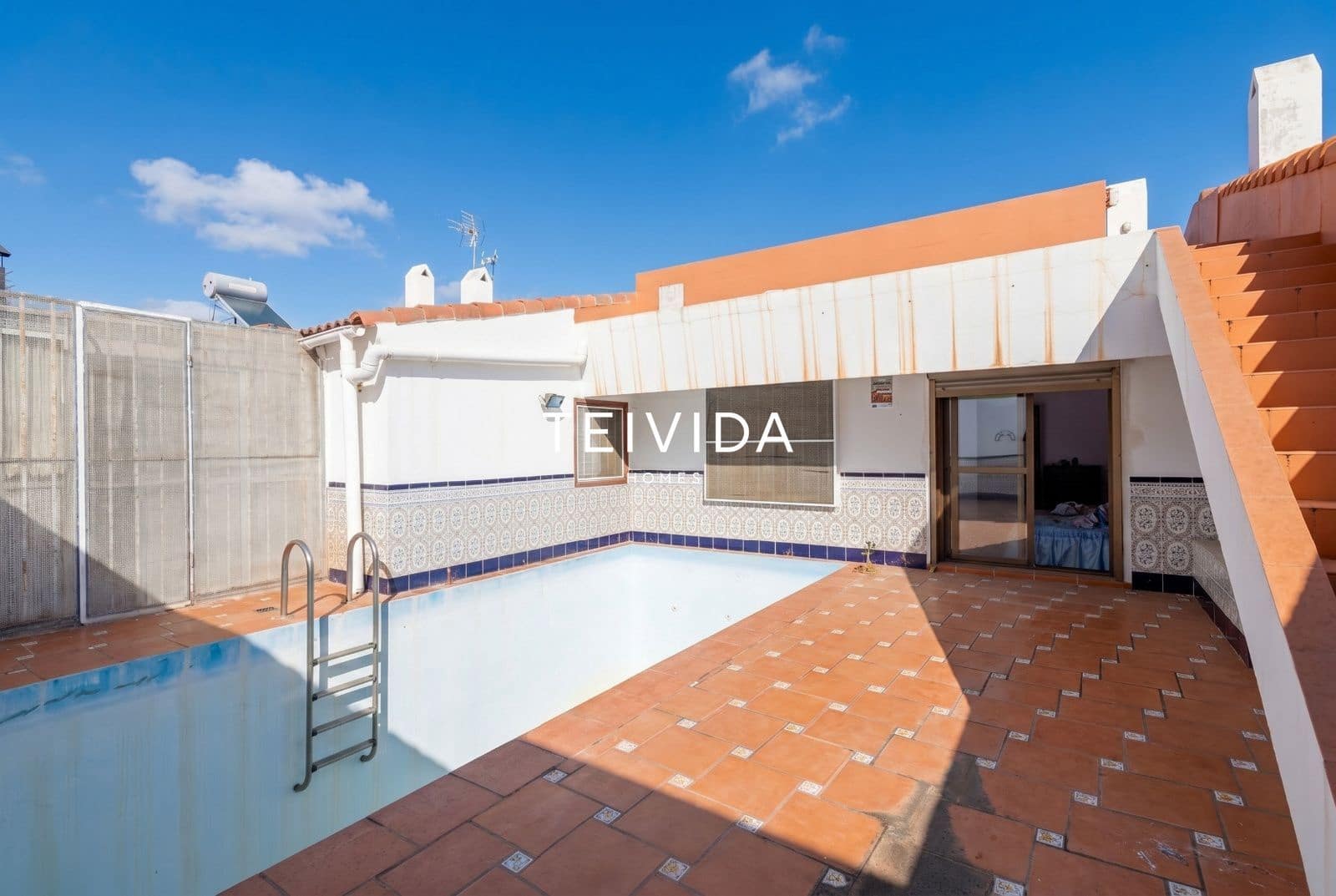 5 bedroom Villa for sale in Santa Cruz de Tenerife with pool garage - € 890,000 (Ref: 9824149)