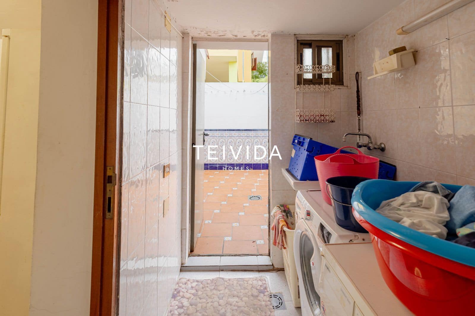 5 bedroom Villa for sale in Santa Cruz de Tenerife with pool garage - € 890,000 (Ref: 9824149)