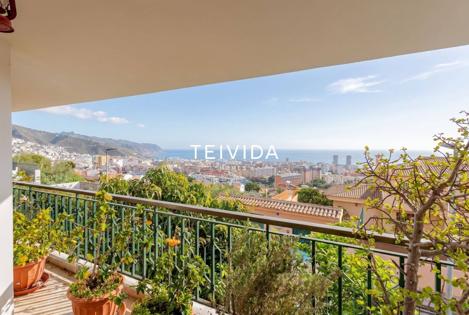 5 bedroom Villa for sale in Santa Cruz de Tenerife with pool garage - € 890,000 (Ref: 9824149)