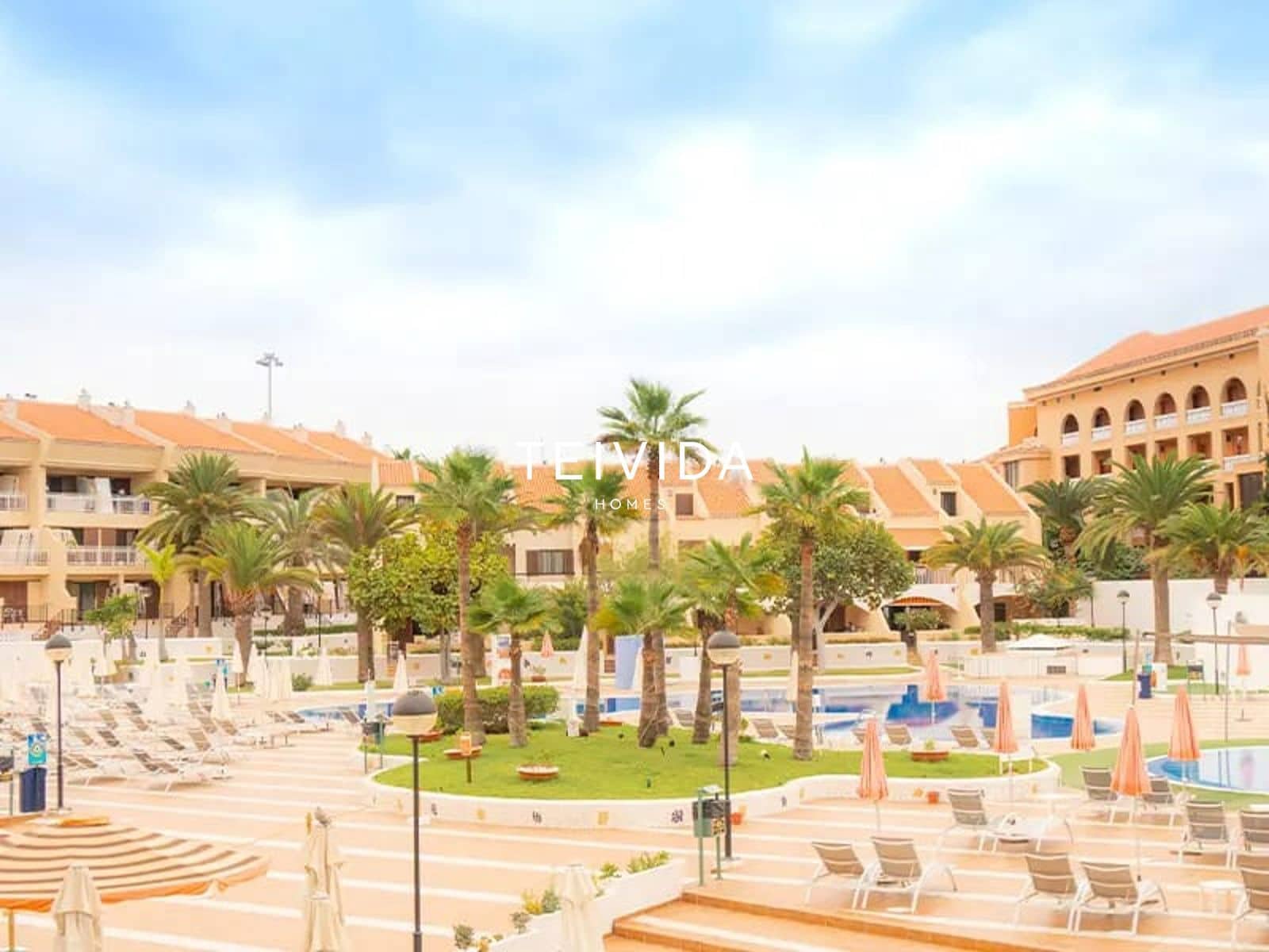 2 bedroom Flat for rent in Playa de las Americas with pool - € 1,600 (Ref: 9854574)