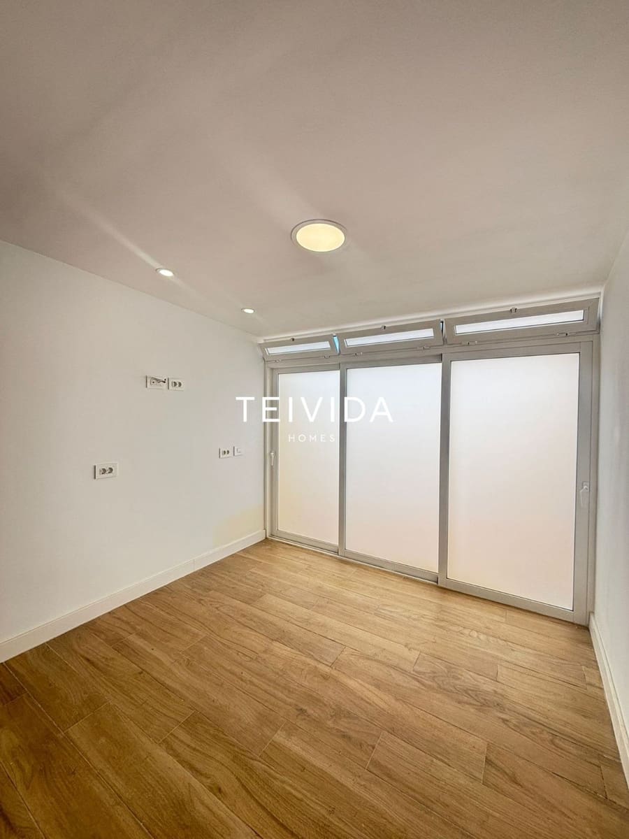 3 bedroom Flat for rent in Valle de San Lorenzo with garage - € 1,450 (Ref: 9854575)