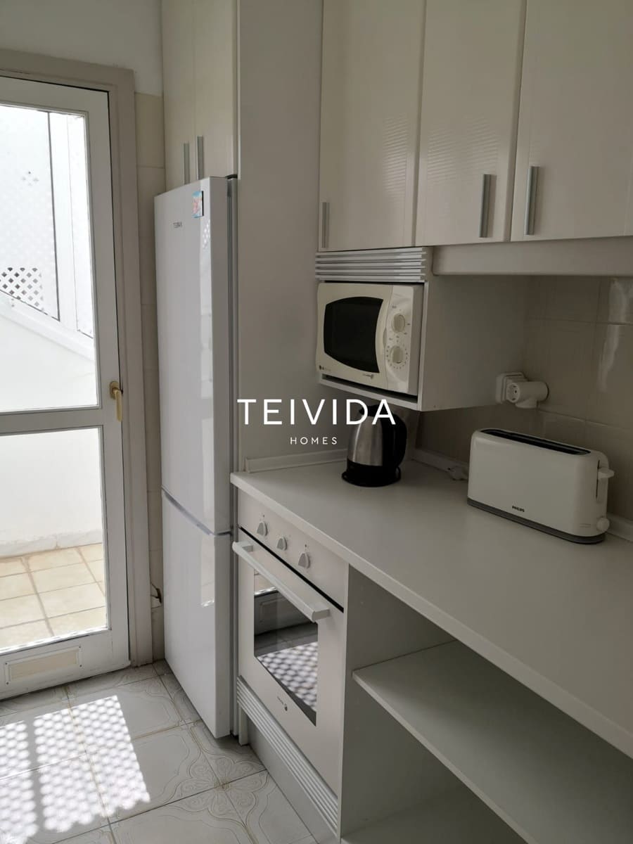2 bedroom Townhouse for rent in Puerto Santiago with pool garage - € 2,850 (Ref: 9854576)