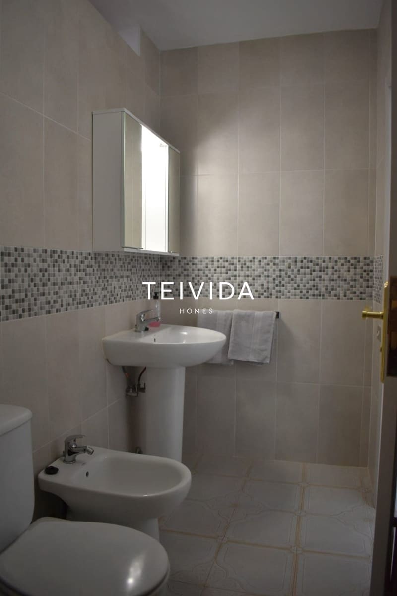 2 bedroom Townhouse for rent in Puerto Santiago with pool garage - € 2,850 (Ref: 9854576)