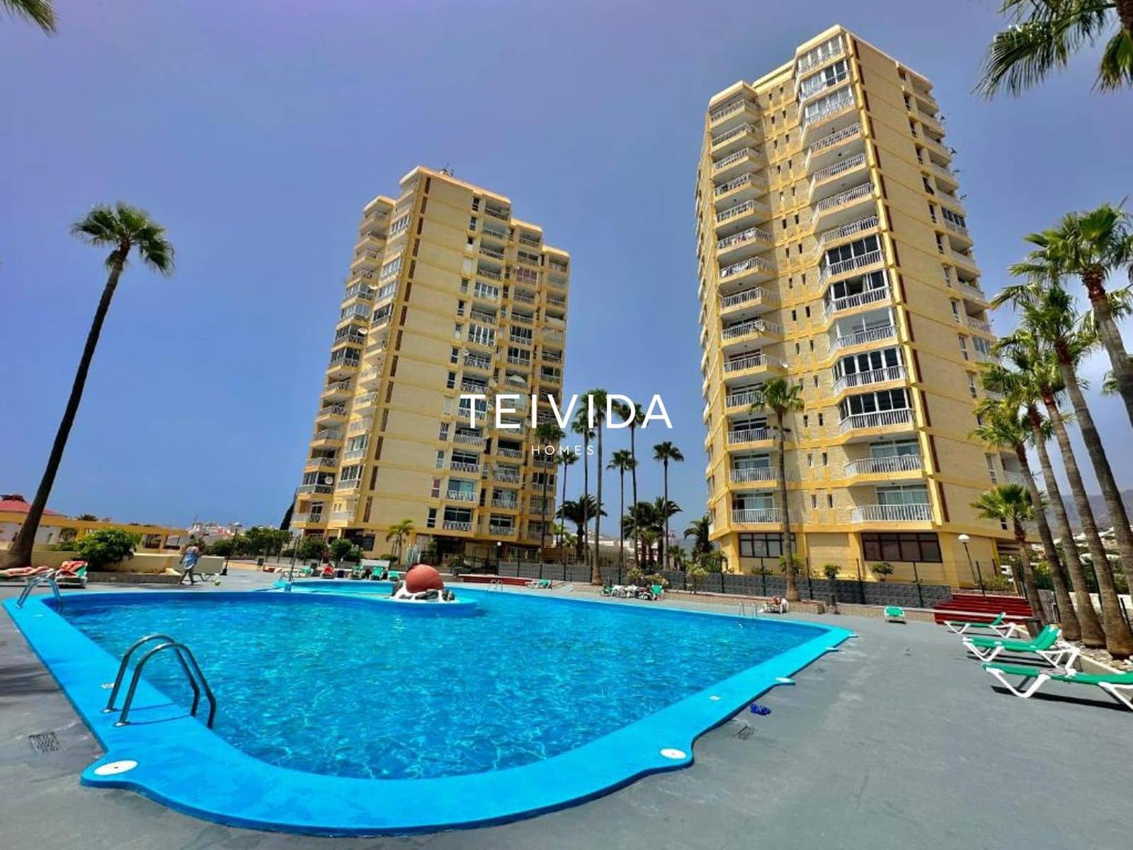 1 bedroom Flat for sale in Playa de las Americas with pool - € 273,000 (Ref: 9854585)