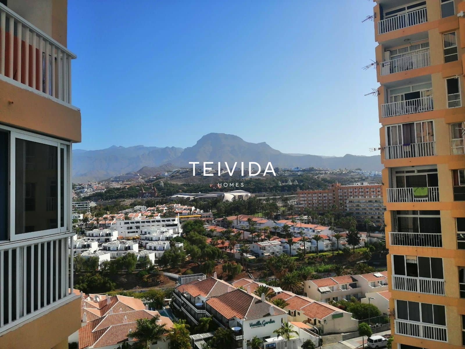 1 bedroom Flat for sale in Playa de las Americas with pool - € 273,000 (Ref: 9854585)