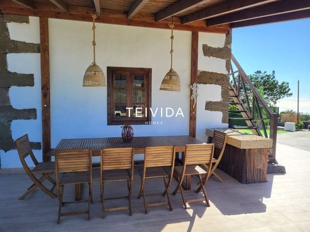 2 soveværelse Villa til salg i Guía de Isora med swimmingpool garage - € 695.000 (Ref: 9854586)