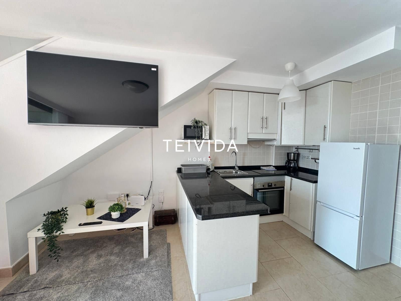 2 bedroom Penthouse for rent in Arona with pool - € 1,550 (Ref: 9854587)