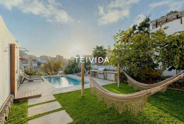 8 soverom Villa til salgs i Cabo Blanco, Arona - € 1 600 000 (Ref: 9854597)