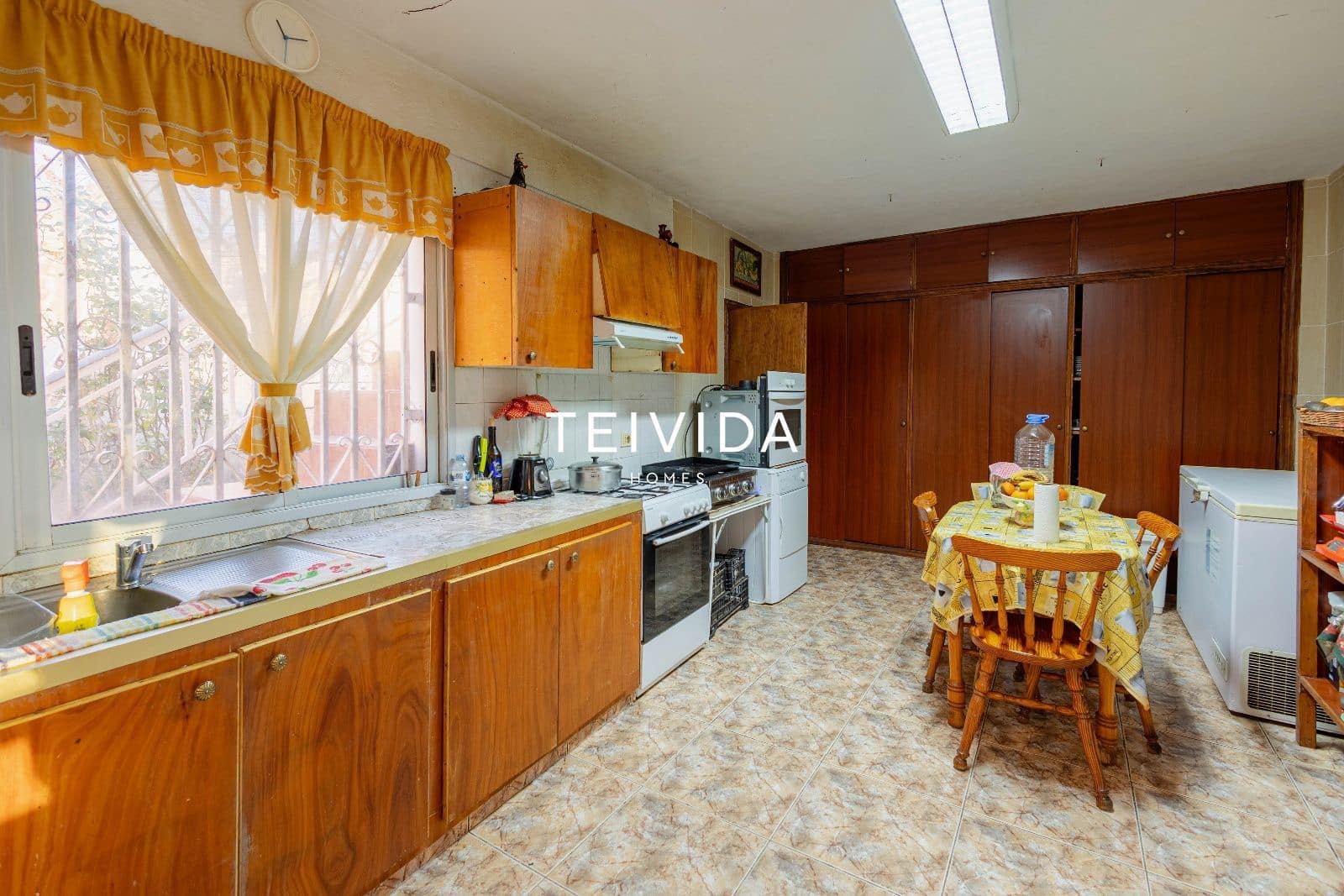 8 bedroom Villa for sale in Cabo Blanco - € 1,600,000 (Ref: 9854597)