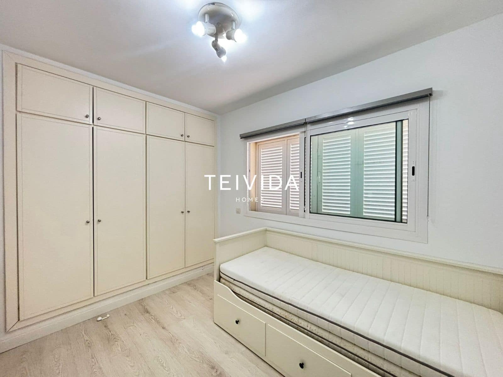 4 makuuhuone Huvila vuokrattavana paikassa Santa Cruz de Tenerife mukana uima-altaan 
autotalli - 2 500 € (Ref: 9854600)