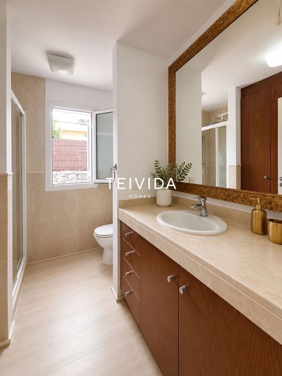 4 makuuhuone Huvila vuokrattavana paikassa Santa Cruz de Tenerife mukana uima-altaan 
autotalli - 2 500 € (Ref: 9854600)
