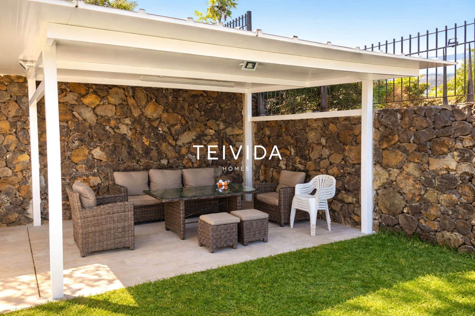 4 makuuhuone Huvila vuokrattavana paikassa Santa Cruz de Tenerife mukana uima-altaan 
autotalli - 2 500 € (Ref: 9854600)