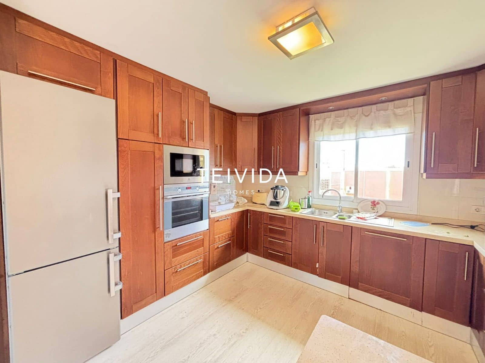 4 makuuhuone Huvila vuokrattavana paikassa Santa Cruz de Tenerife mukana uima-altaan 
autotalli - 2 500 € (Ref: 9854600)