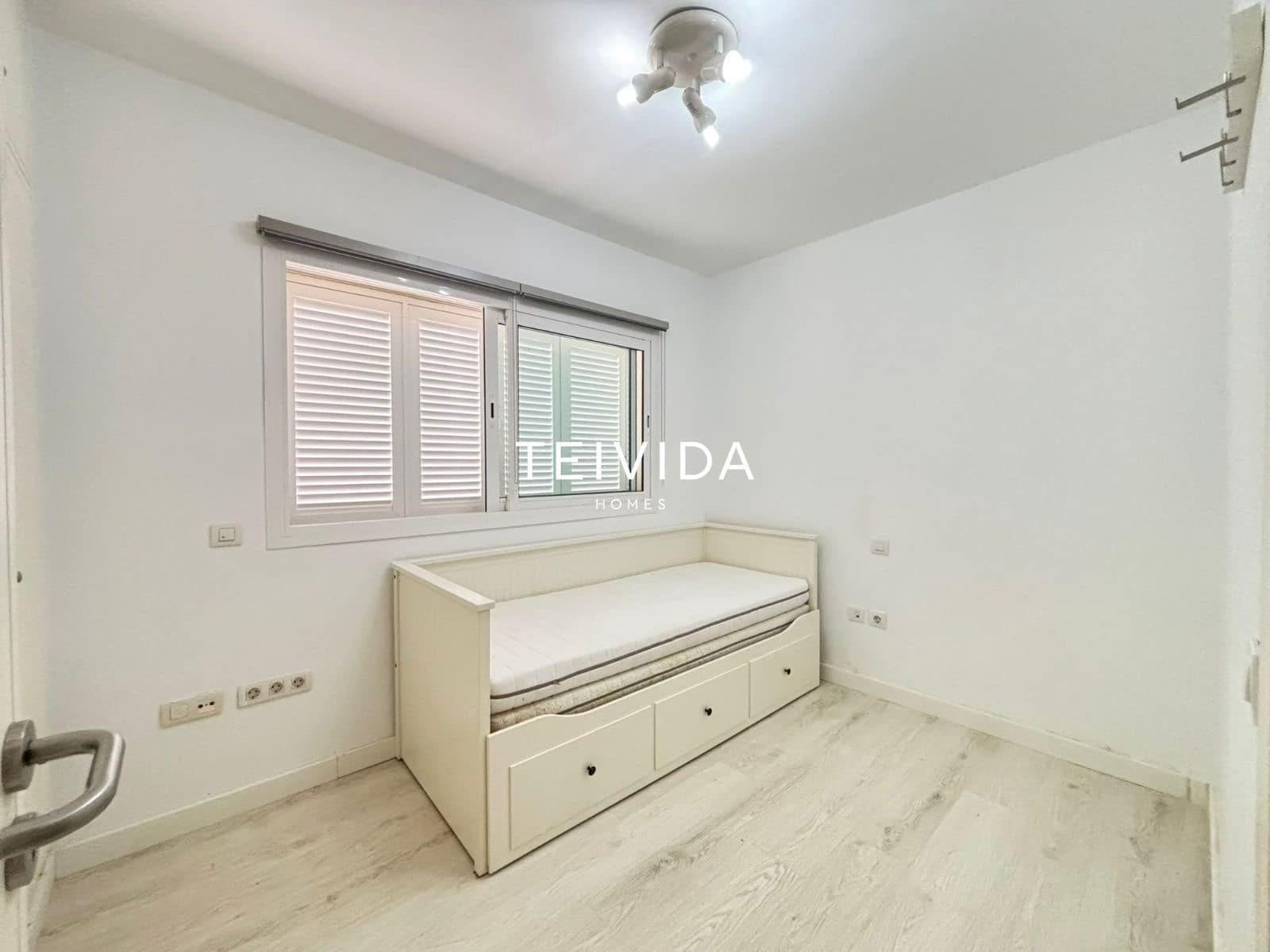4 makuuhuone Huvila vuokrattavana paikassa Santa Cruz de Tenerife mukana uima-altaan 
autotalli - 2 500 € (Ref: 9854600)
