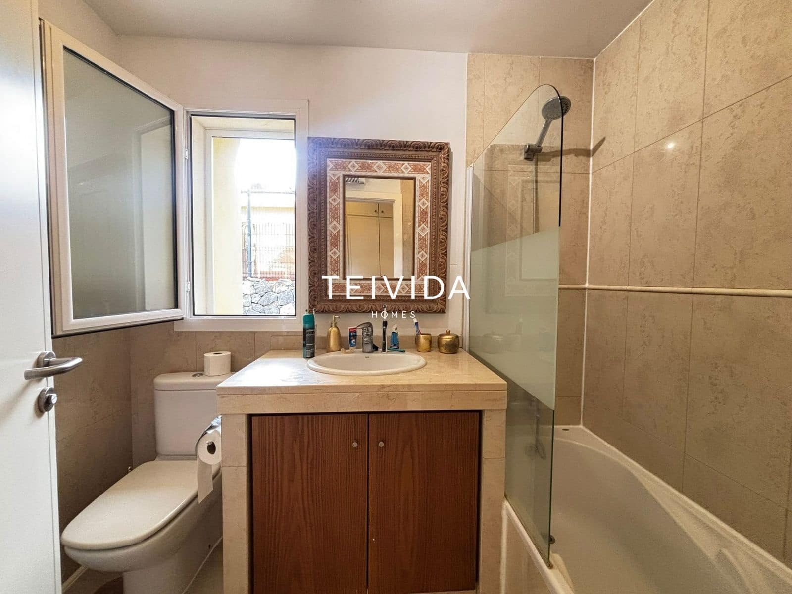 4 makuuhuone Huvila vuokrattavana paikassa Santa Cruz de Tenerife mukana uima-altaan 
autotalli - 2 500 € (Ref: 9854600)