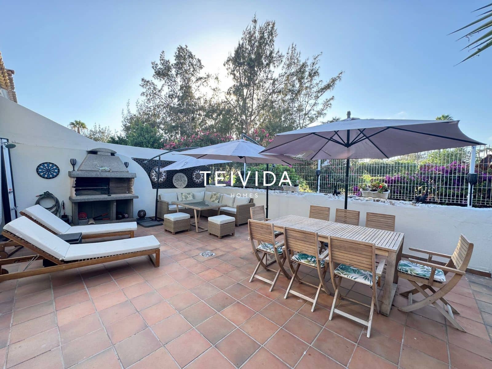 Flat for rent in Los Cristianos with pool garage - € 2,500 (Ref: 9860793)