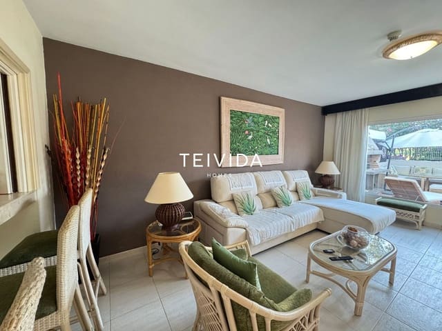 Asunto vuokrattavana paikassa Los Cristianos, Arona mukana uima-altaan 
autotalli - 2 500 € (Ref: 9860793)