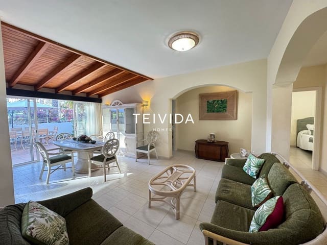 Asunto vuokrattavana paikassa Los Cristianos, Arona mukana uima-altaan 
autotalli - 2 500 € (Ref: 9860793)