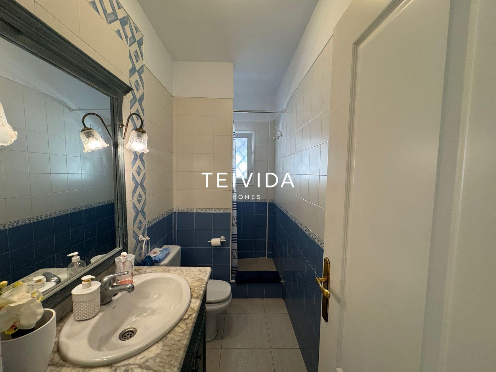 Flat for rent in Los Cristianos with pool garage - € 2,500 (Ref: 9860793)