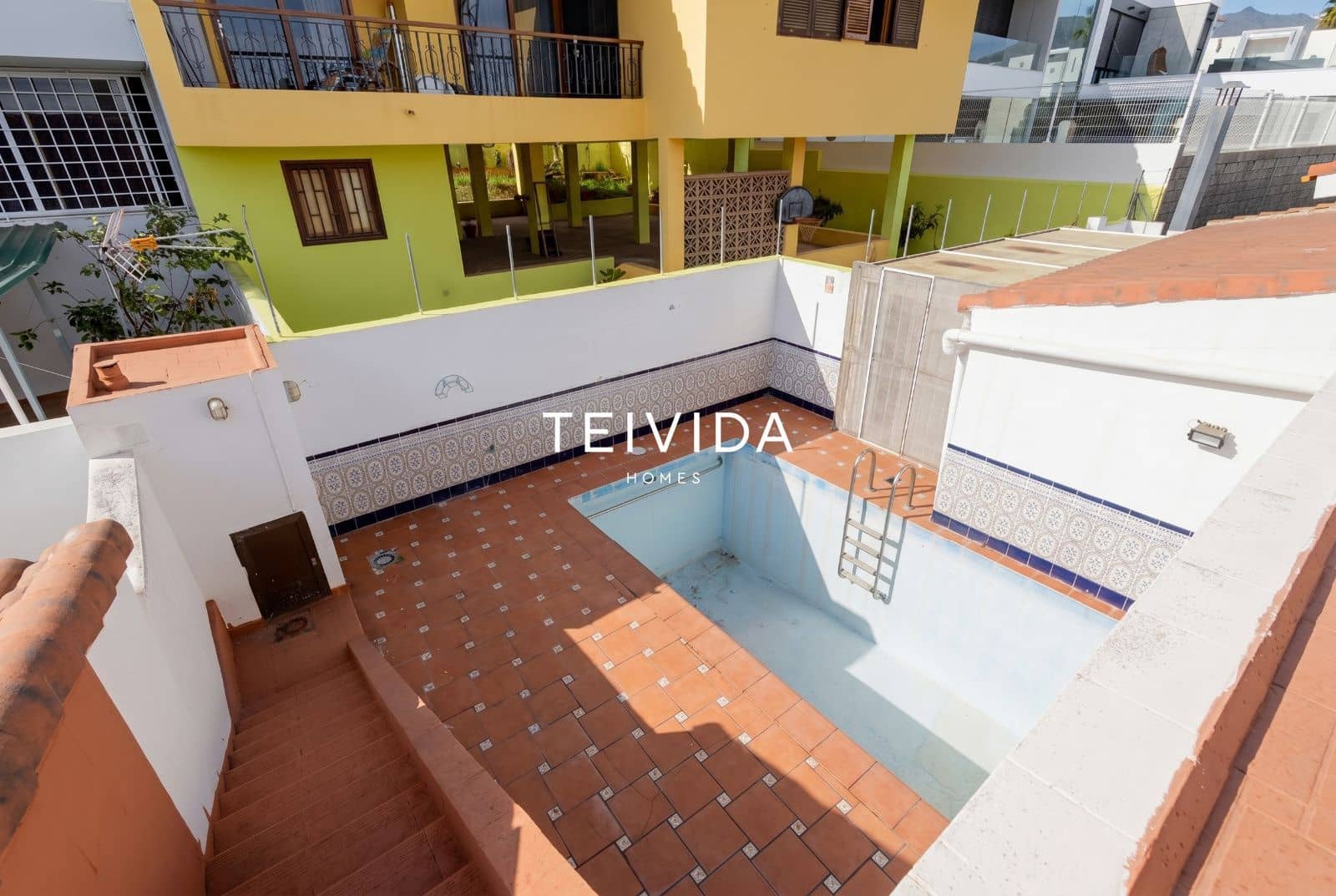 5 bedroom Villa for sale in Santa Cruz de Tenerife with pool garage - € 890,000 (Ref: 9867657)