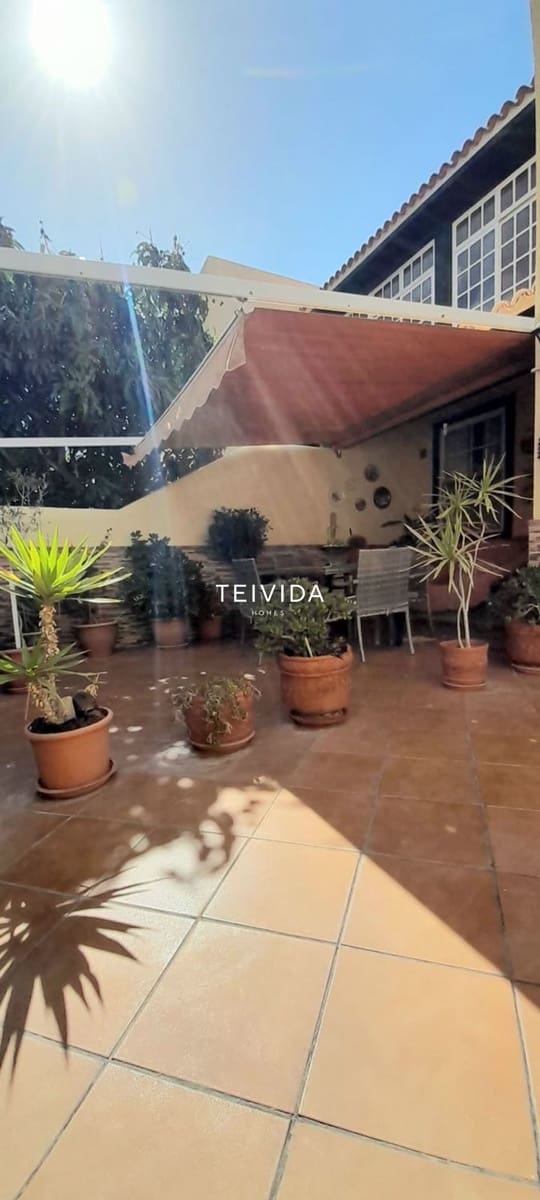 3 bedroom Villa for sale in Las Rosas (Las Galletas) with garage - € 399,900 (Ref: 9867792)