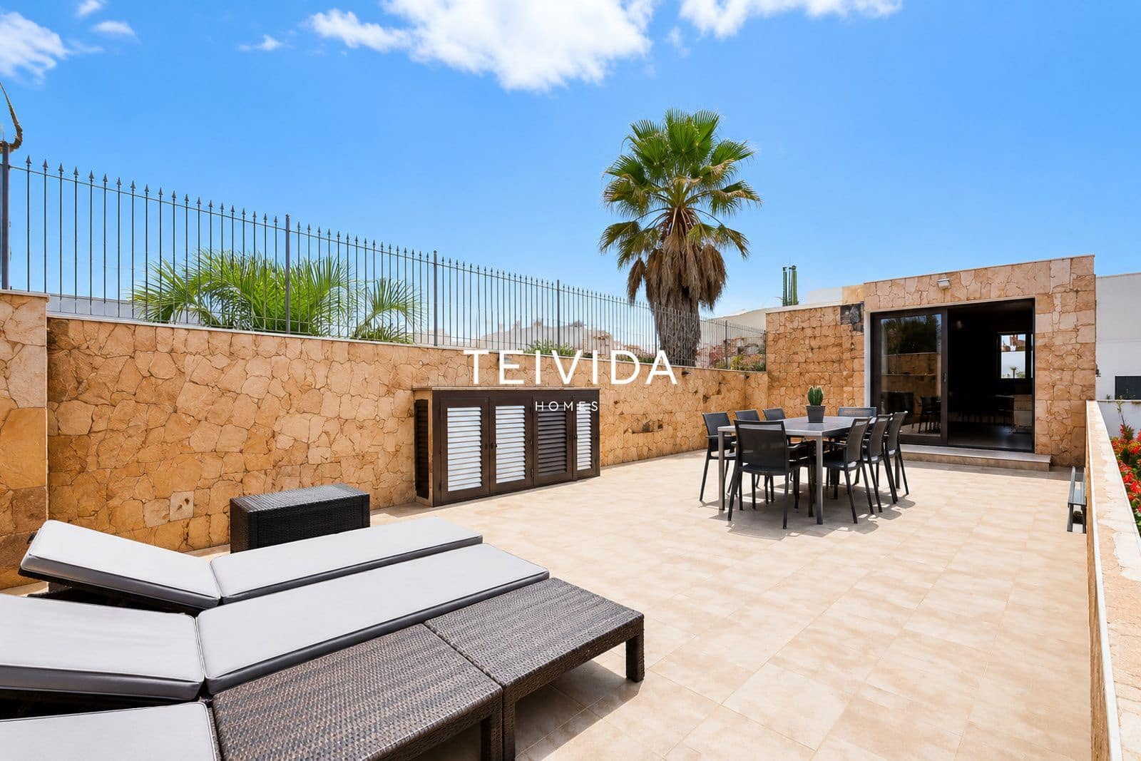 2 soverom Villa til salgs i Palm-Mar med garasje - € 600 000 (Ref: 9867794)