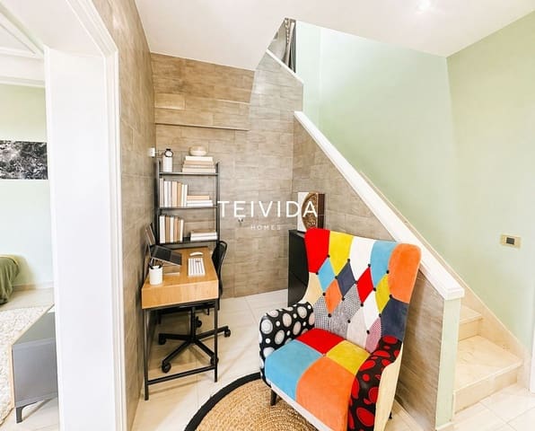 4 soverom Villa til salgs i Las Rosas (Las Galletas), Arona med svømmebasseng garasje - € 475 000 (Ref: 9867795)