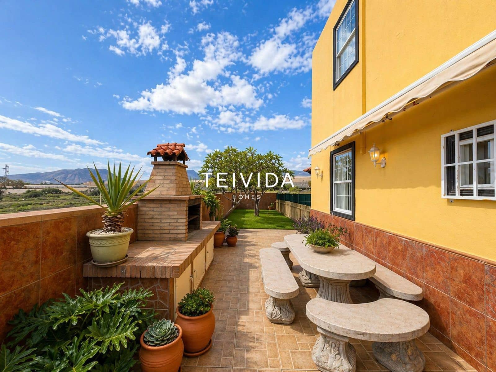 4 bedroom Villa for sale in Las Rosas (Las Galletas) with pool garage - € 475,000 (Ref: 9867795)