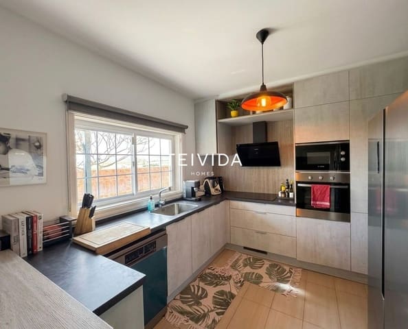 4 soverom Villa til salgs i Las Rosas (Las Galletas), Arona med svømmebasseng garasje - € 475 000 (Ref: 9867795)