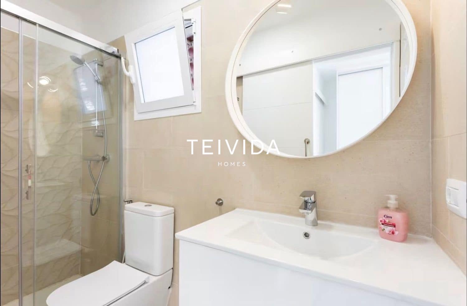 Flat for sale in Santa Cruz de Tenerife - € 315,000 (Ref: 9867796)