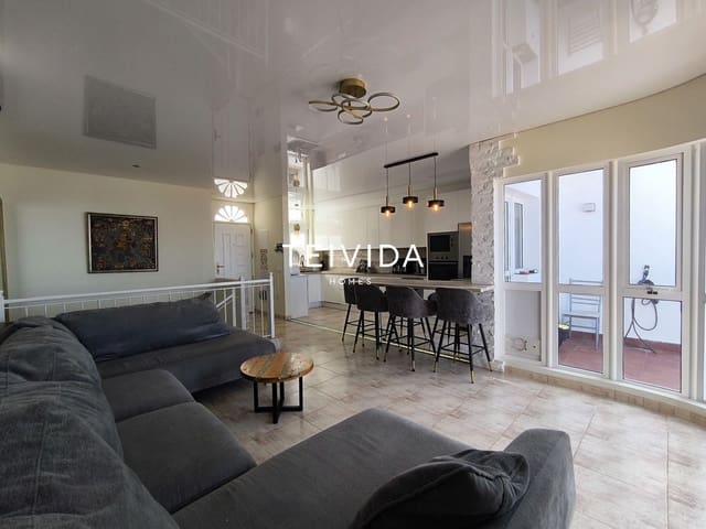 6 soveværelse Villa til salg i Los Menores, Adeje med garage - € 588.000 (Ref: 9883831)