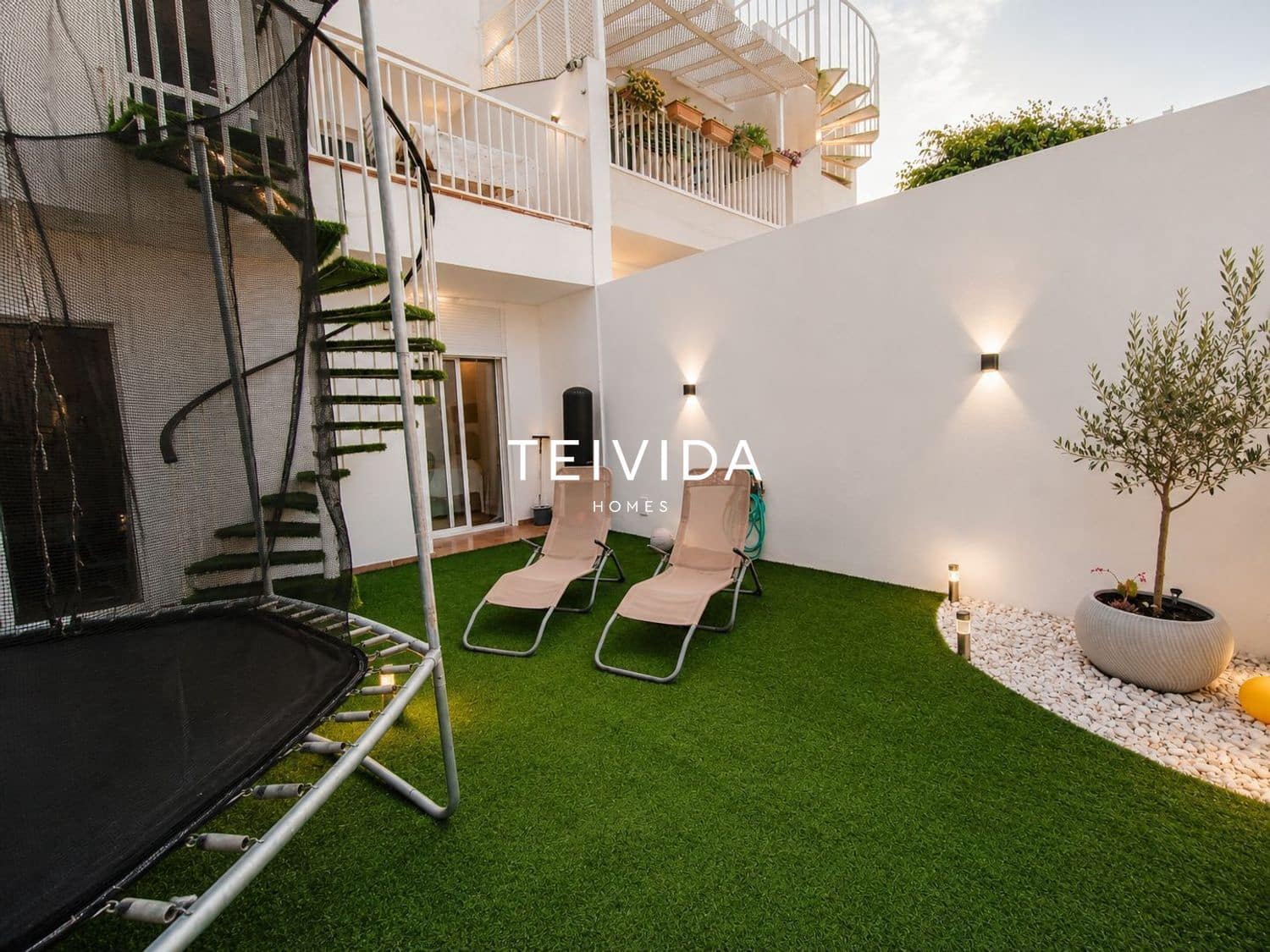 6 bedroom Villa for sale in Los Menores with garage - € 588,000 (Ref: 9883831)