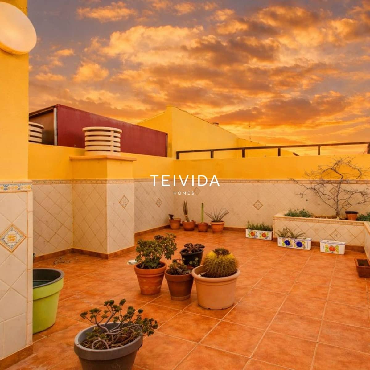 2 bedroom Penthouse for sale in Arona with pool garage - € 329,900 (Ref: 9883833)