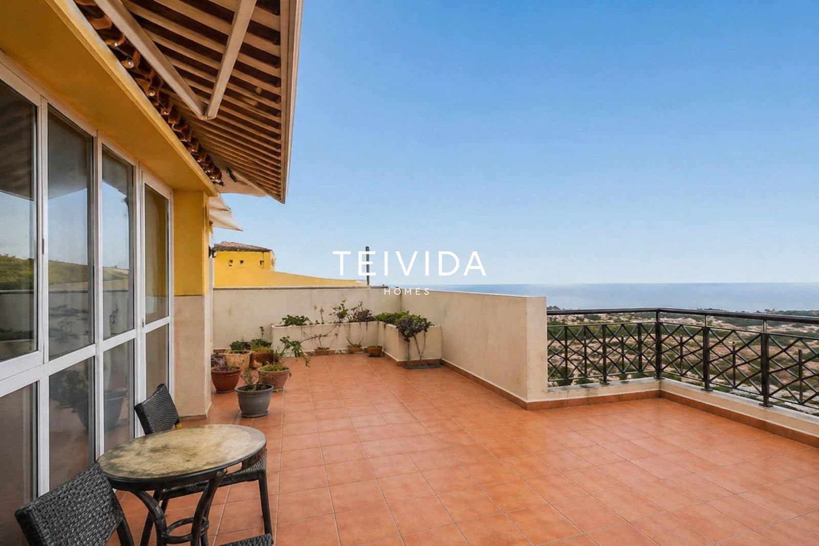 2 bedroom Penthouse for sale in Arona with pool garage - € 329,900 (Ref: 9883833)