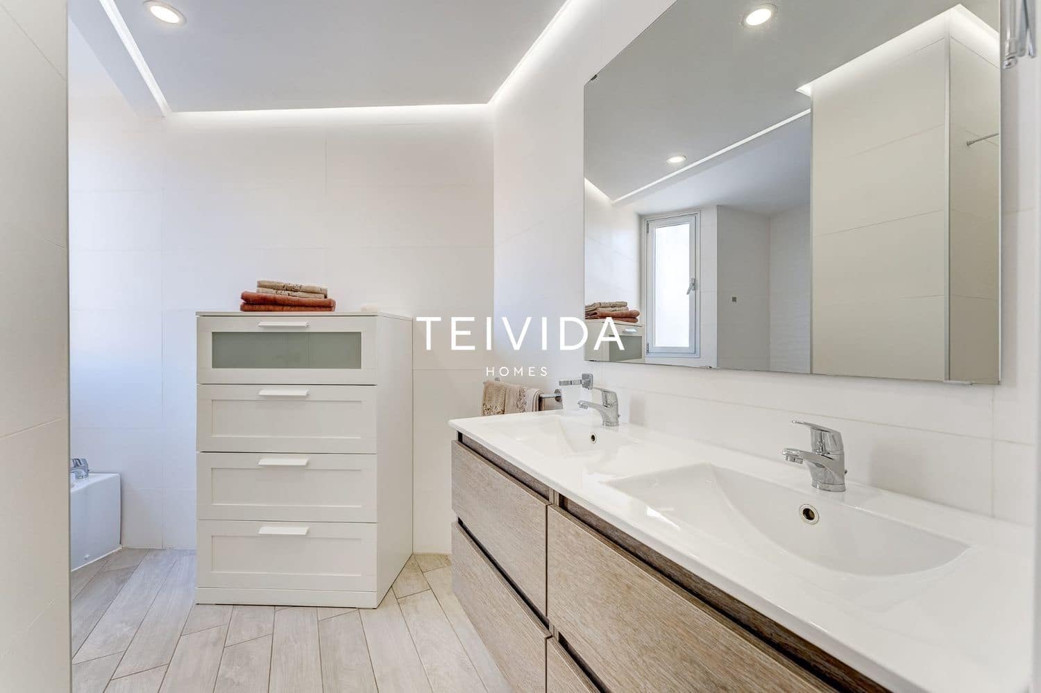 3 sovrum Lägenhet till salu i Adeje med pool garage - 660 000 € (Ref: 9883834)