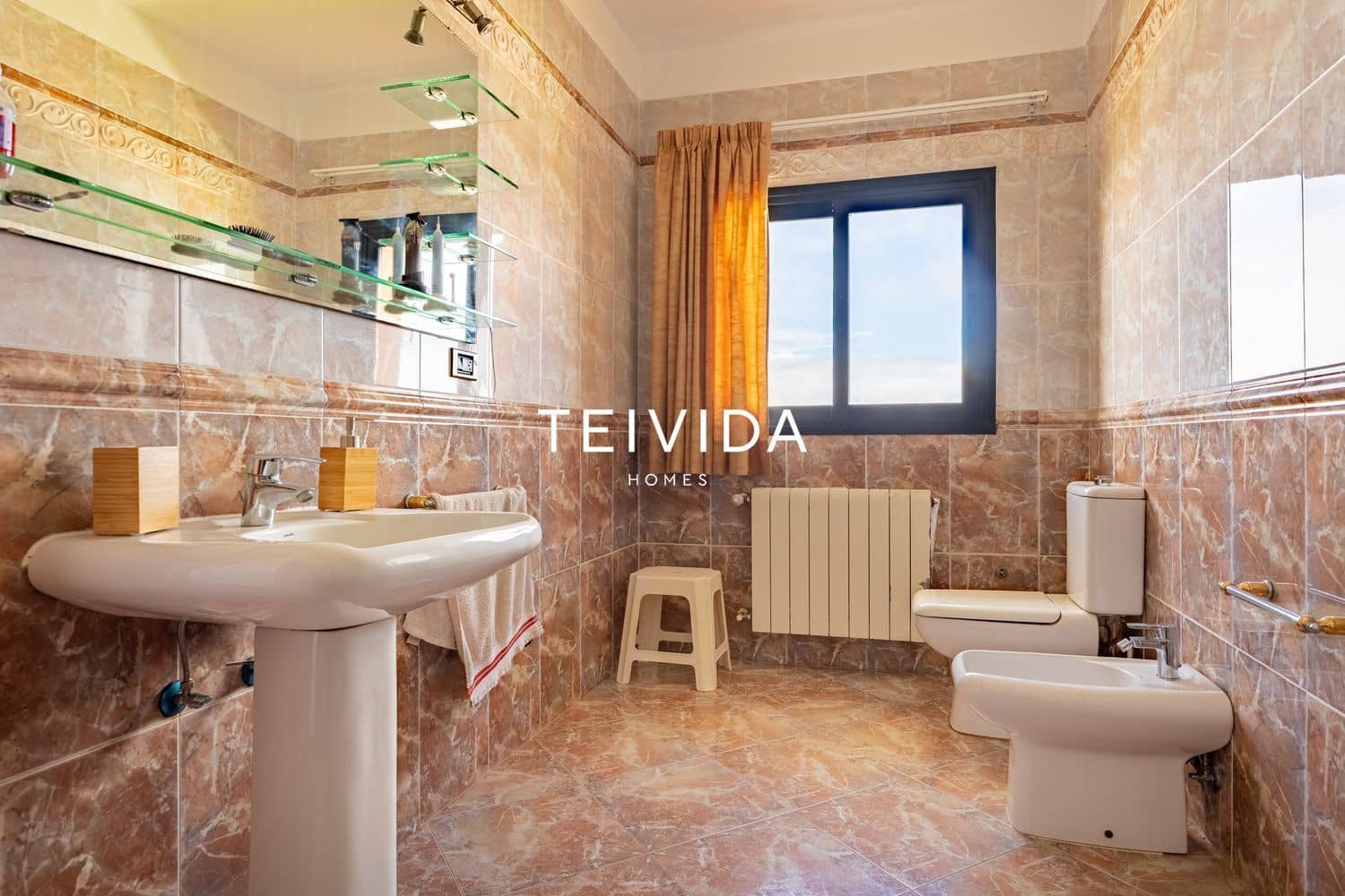 3 bedroom Villa for sale in Tacoronte with garage - € 825,000 (Ref: 9883838)